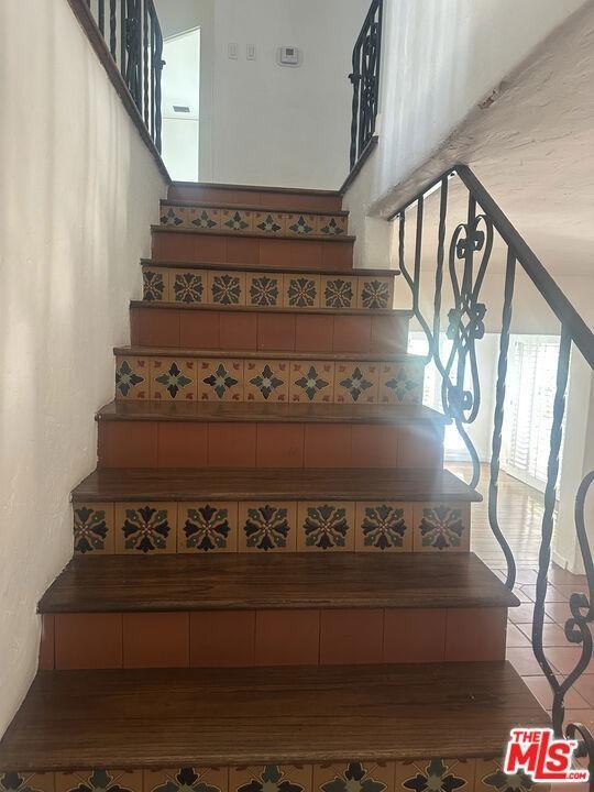 320 Mccarty Drive - Photo 4 of 8