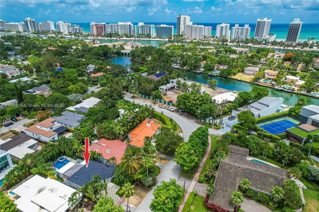 525 Lakeview Dr - Photo 3 of 25