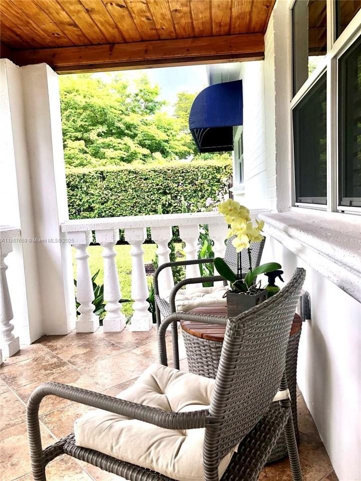 6450 Sw 19th St - Photo 4 of 42