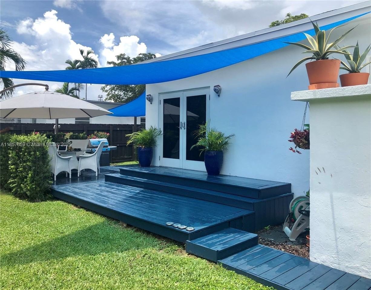 6450 Sw 19th St - Photo 5 of 42