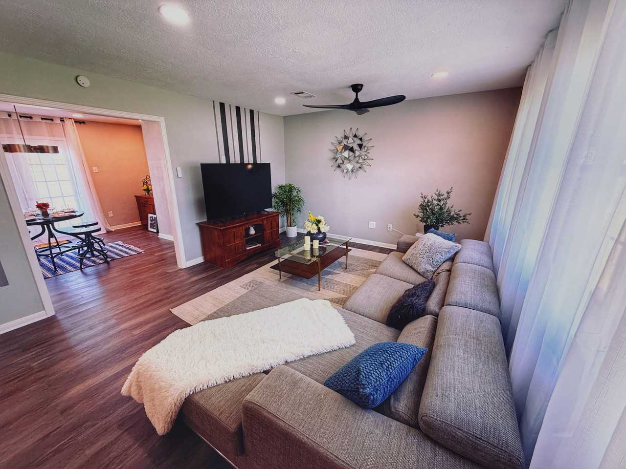 Click Drive - Photo 3 of 6