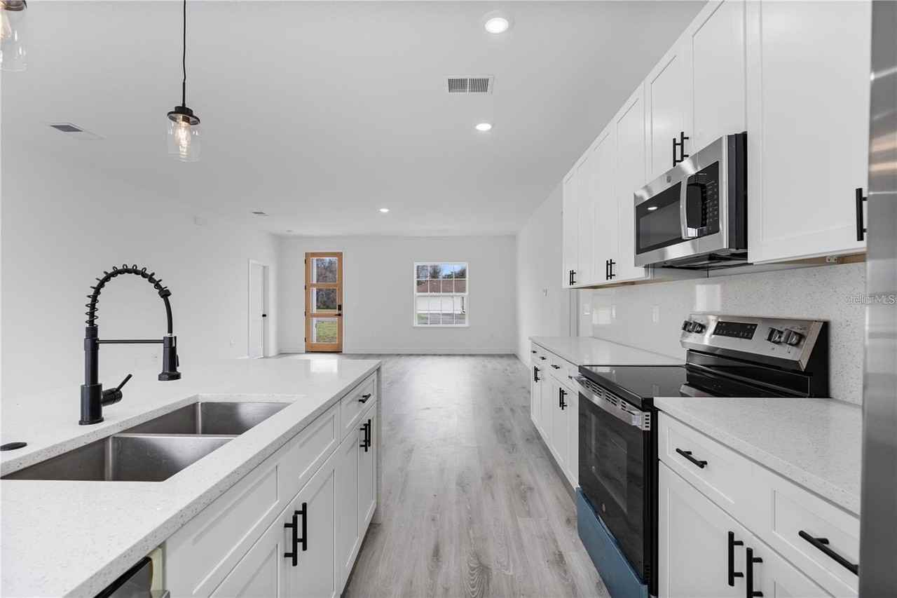 16659 Sw 21st Avenue Rd - Photo 6 of 31