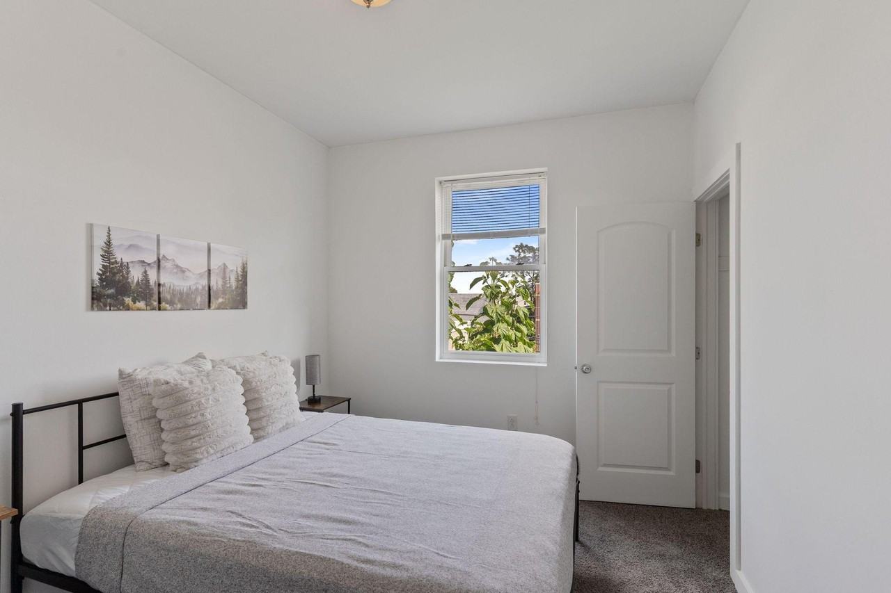 N Willington St - Photo 4 of 5