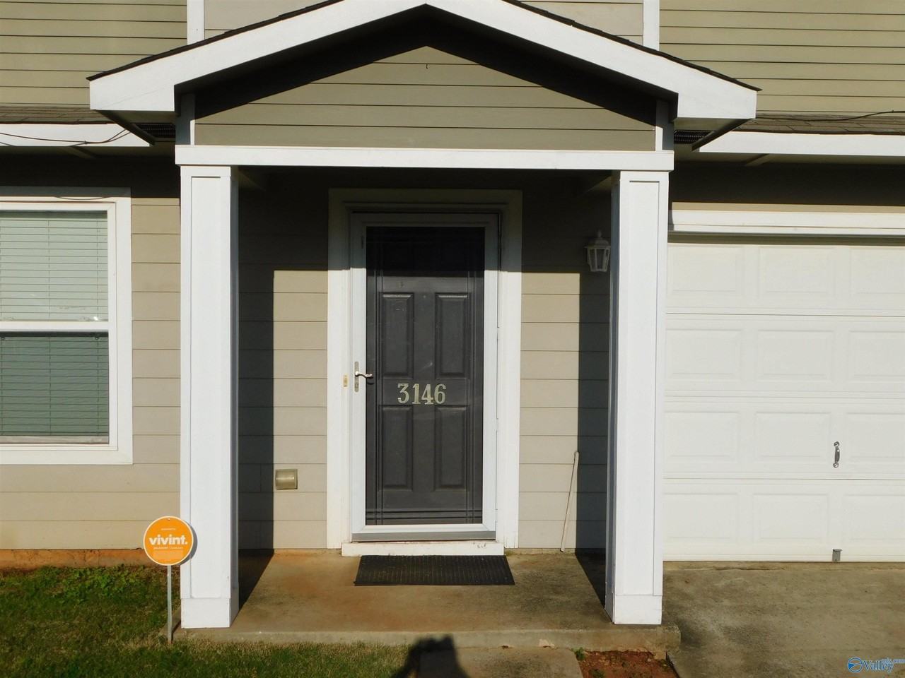 3146 Castlecreek Drive Southwest - Photo 3 of 29