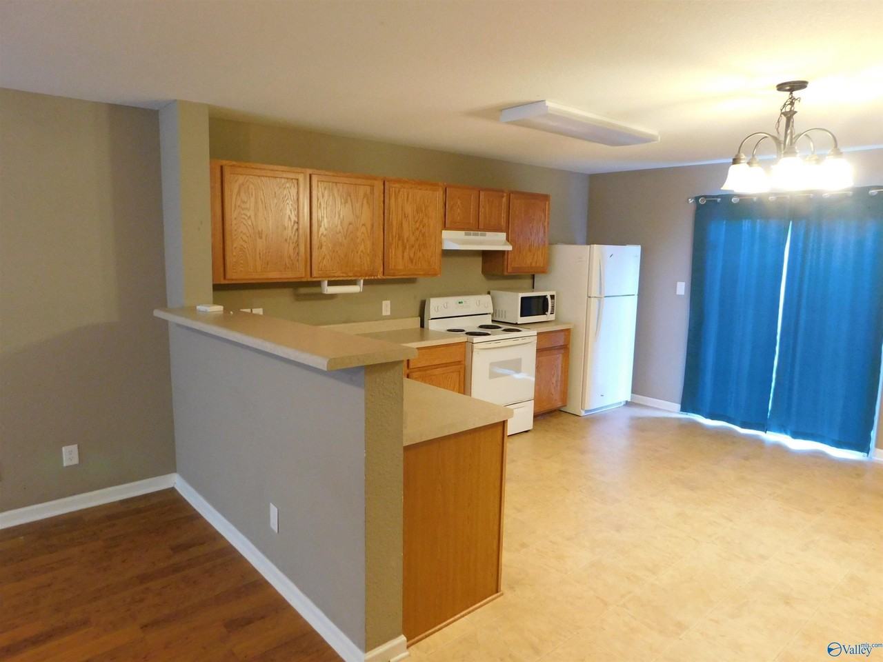 3146 Castlecreek Drive Southwest - Photo 7 of 29