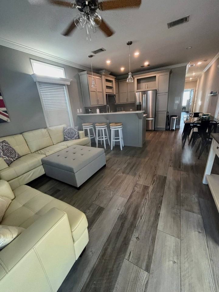 209 Ne Coastal Dr - Photo 5 of 26