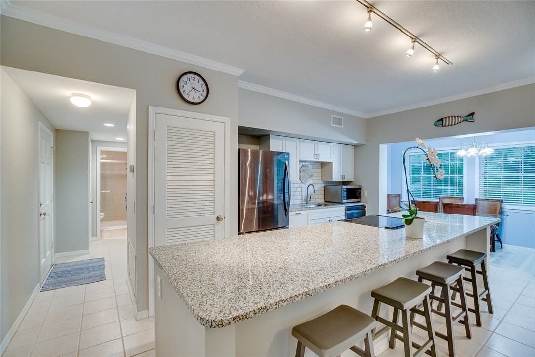 1175 Winding Oaks Cir E Apt 201 #201 - Photo 6 of 33