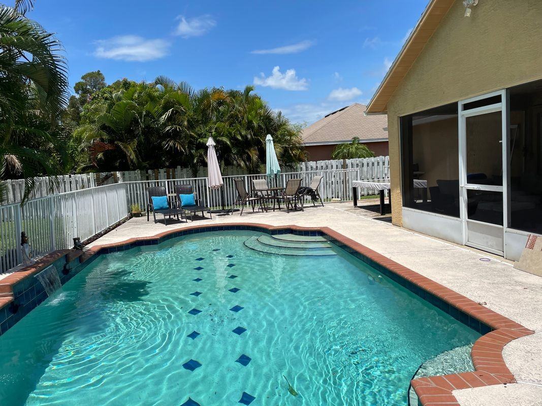 562 Se Walters Ter - Photo 2 of 18