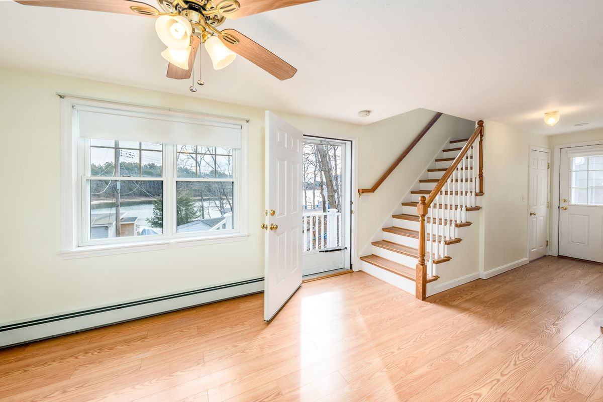 28 Hideaway Vlg ##28g - Photo 2 of 13