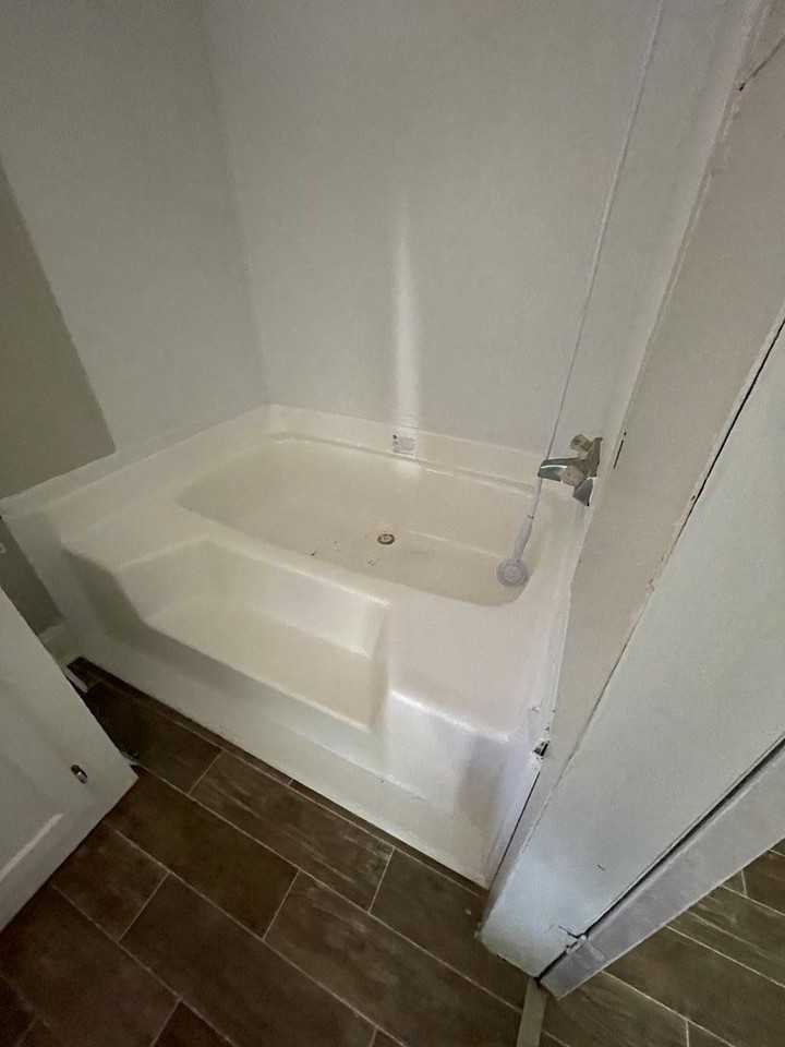 216 Morgan St - Photo 4 of 8