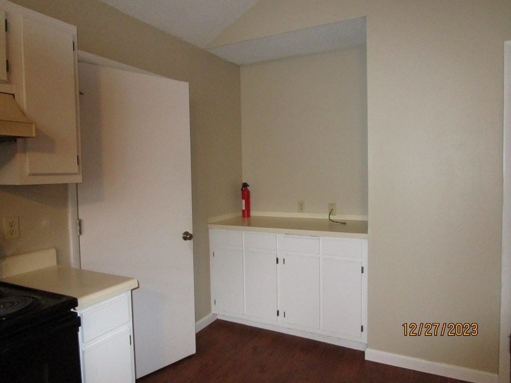 50 Parkplace Dr - Photo 6 of 14