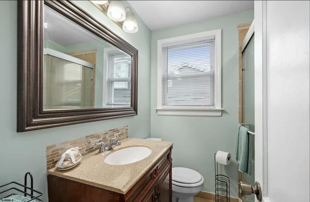 303 N Wilson Ave - Photo 7 of 12