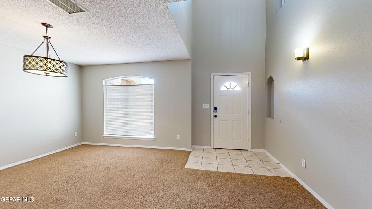 12231 Tierra Baja Dr - Photo 5 of 50