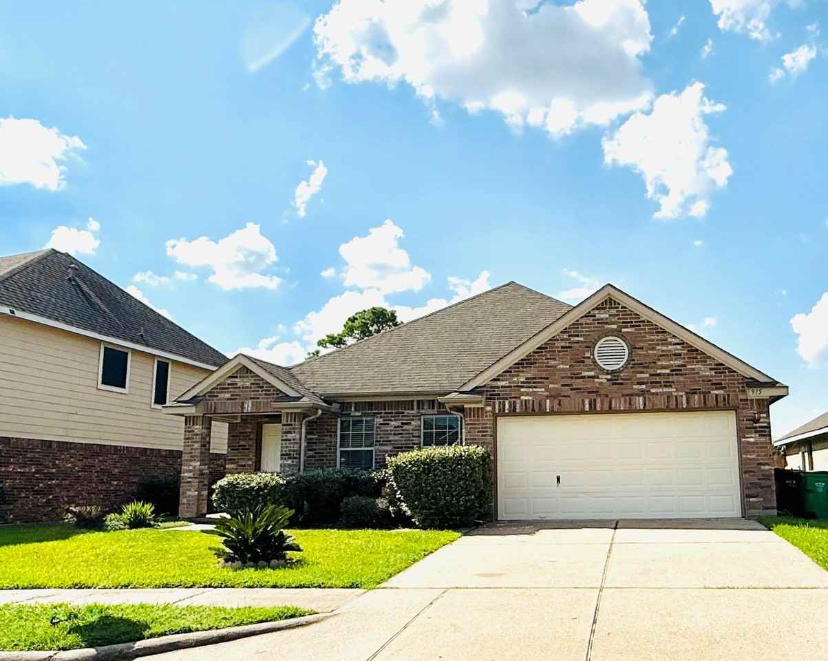 915 Curry Street - Photo 2 of 30