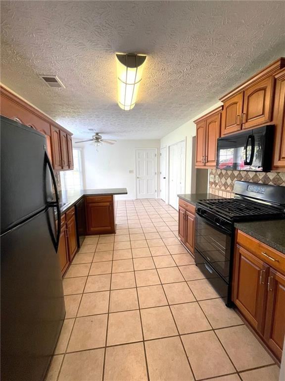 4630 Hampton Square Dr - Photo 6 of 12