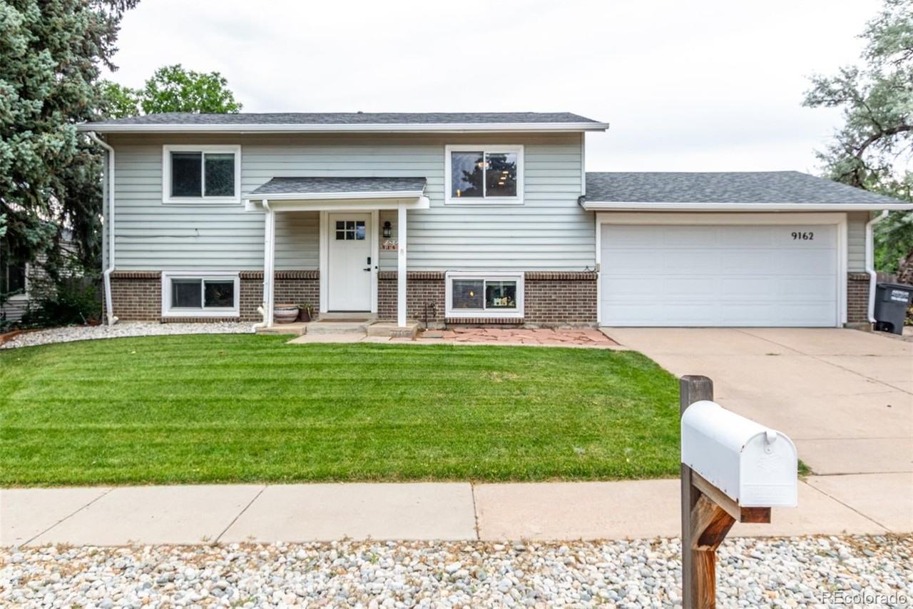 9162 Everett St - Photo 2 of 36