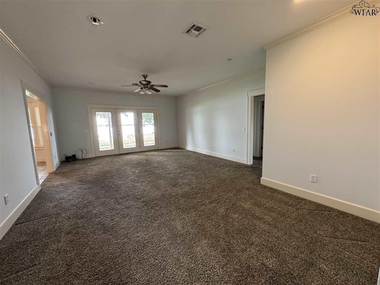 609 Shore Line Dr - Photo 2 of 26