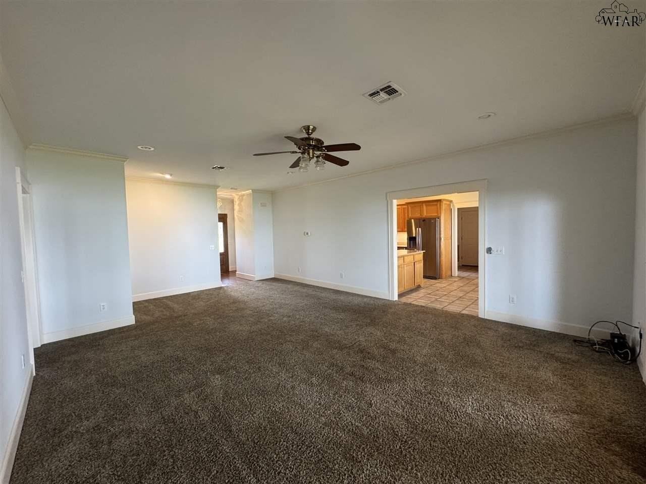 609 Shore Line Dr - Photo 3 of 26