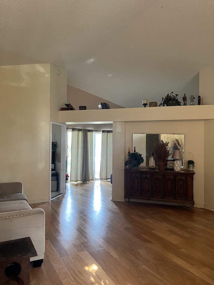 2930 Shannon Cir - Photo 3 of 9