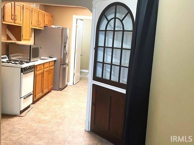 521 Broadway St - Photo 3 of 11