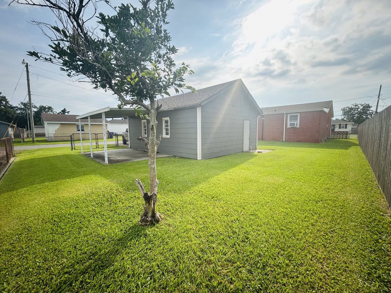 627 Keller Avenue - Photo 3 of 15