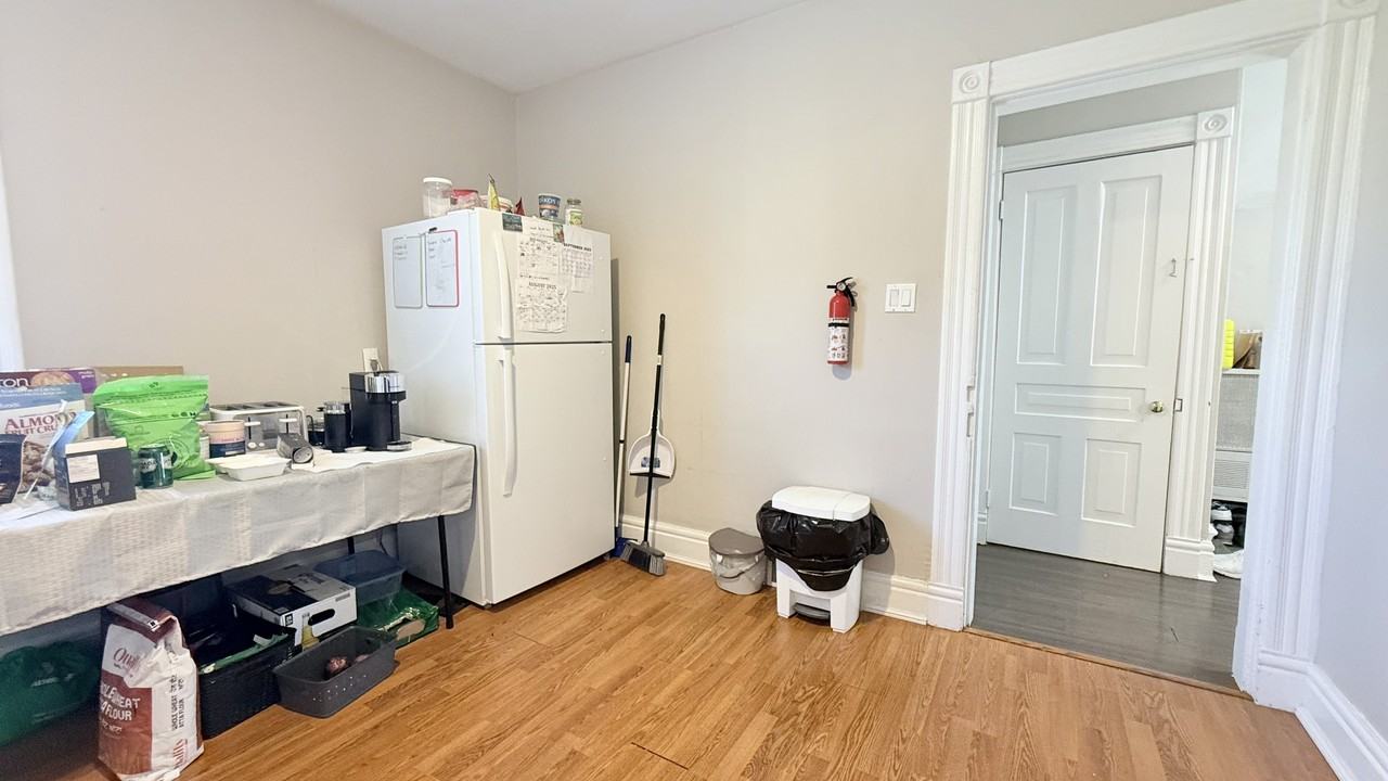 91 Becher St Uppr - Photo 3 of 9