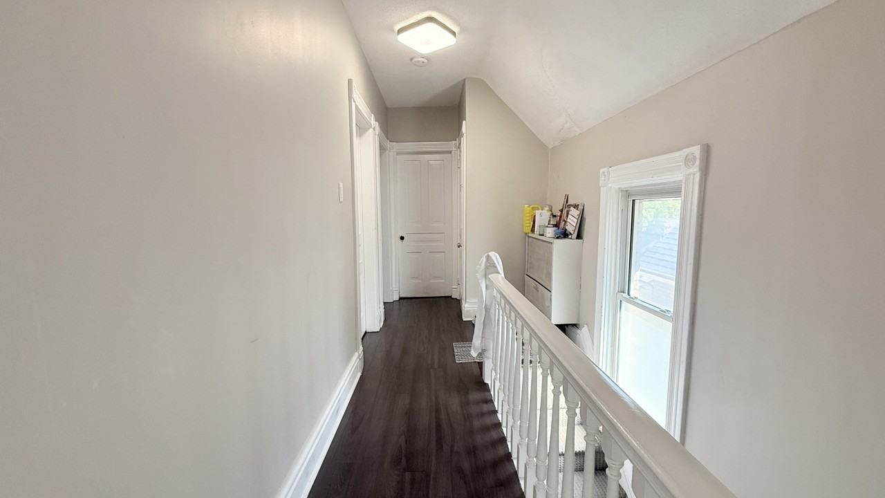 91 Becher St Uppr - Photo 4 of 9