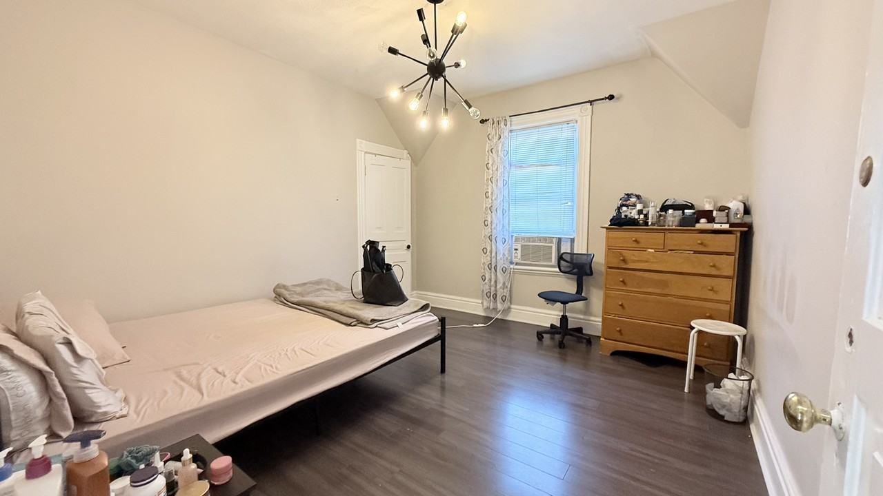 91 Becher St Uppr - Photo 5 of 9