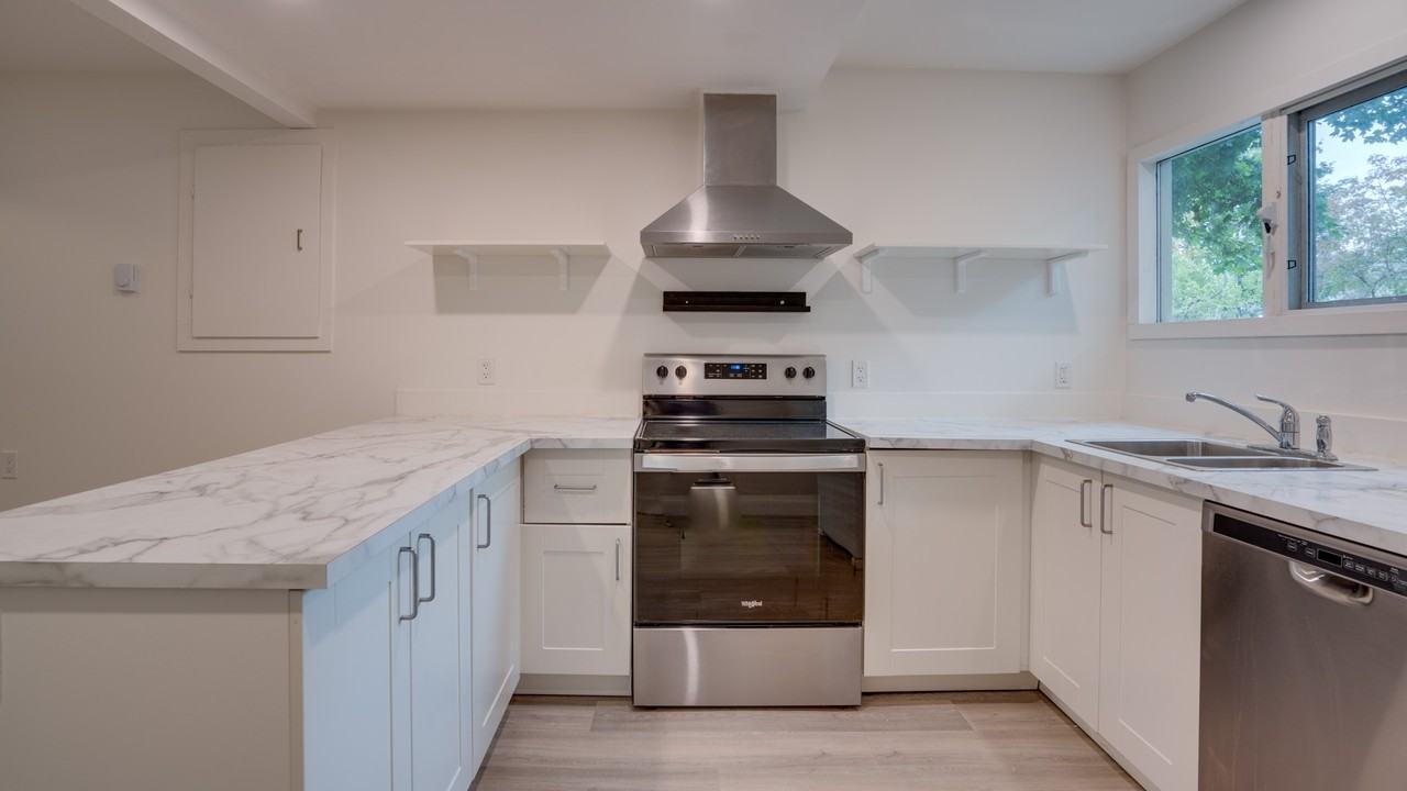 3901 23 St #B - Photo 3 of 12