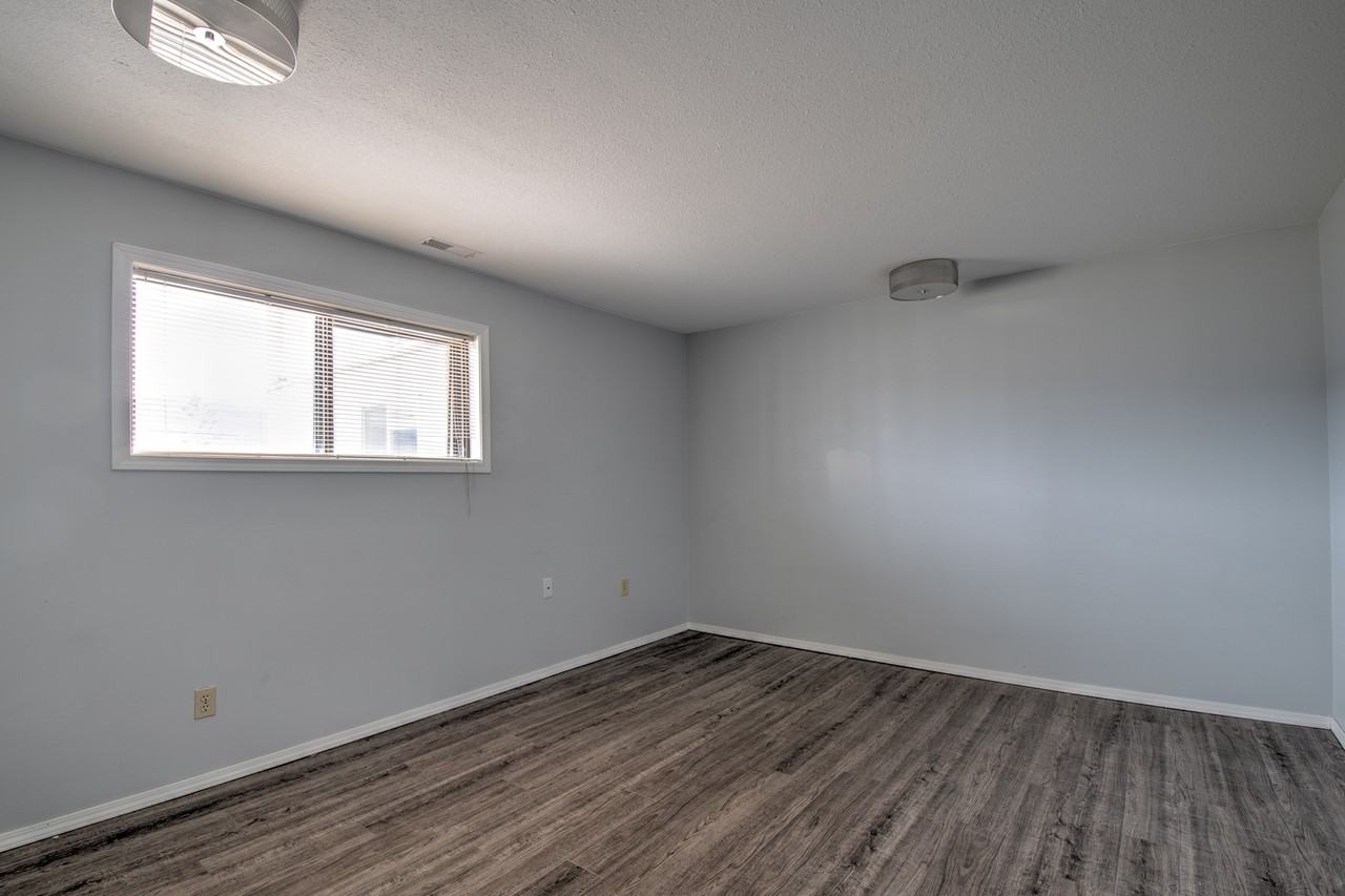 7421 Tronson Rd Lowr - Photo 3 of 18