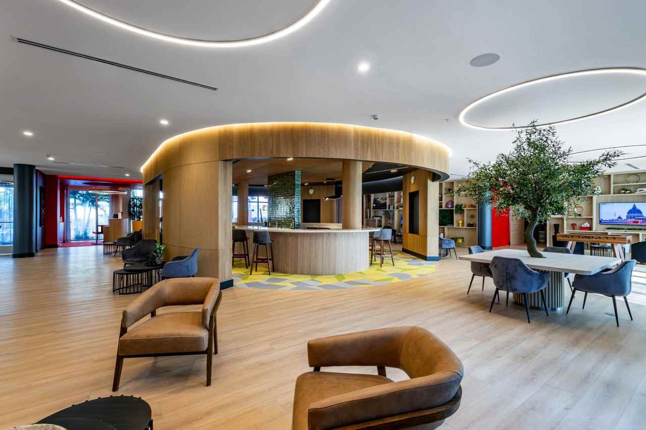 Icon One - Photo 3 of 27