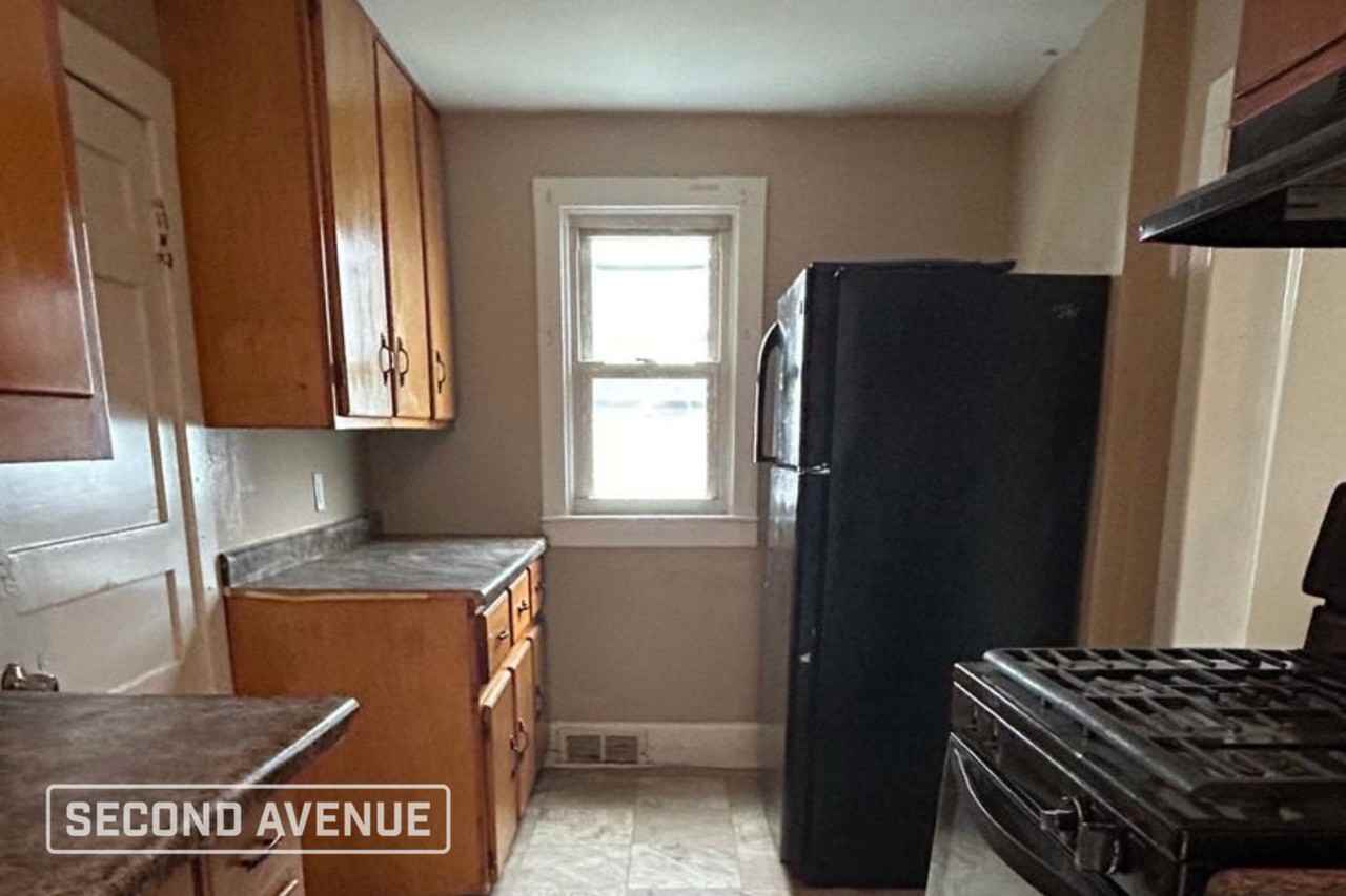 972 N Academy St - Photo 2 of 19