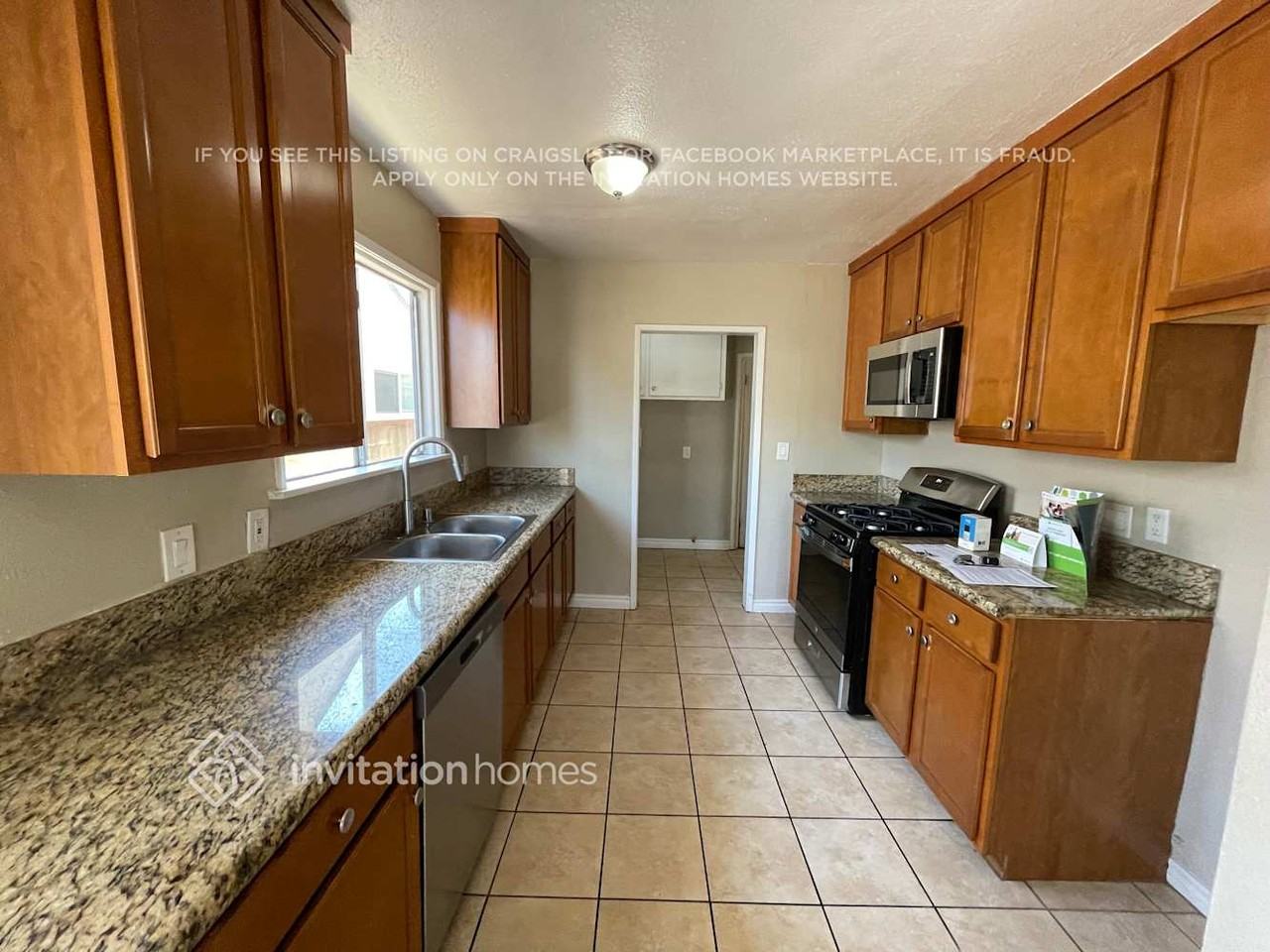 12203 Sunnybrook Ln - Photo 5 of 23