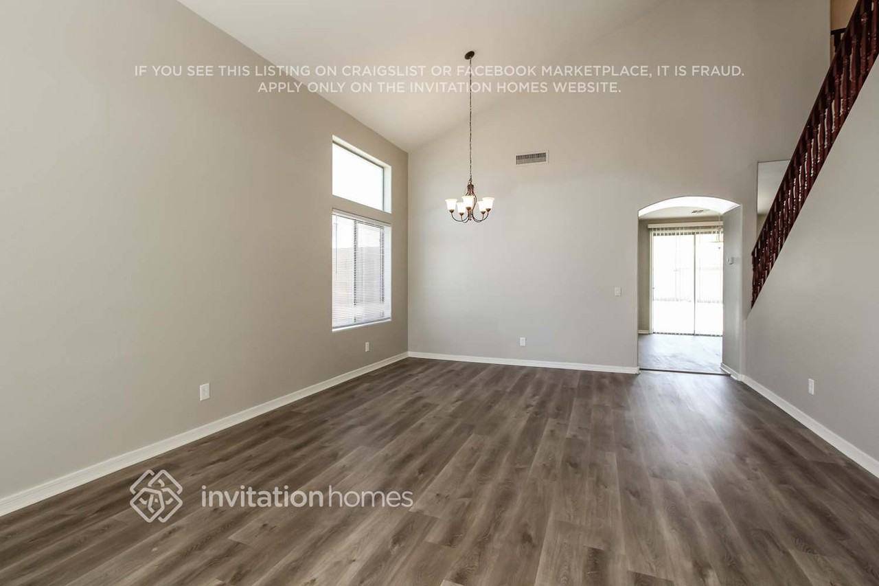 4167 S 249th Ave - Photo 2 of 16