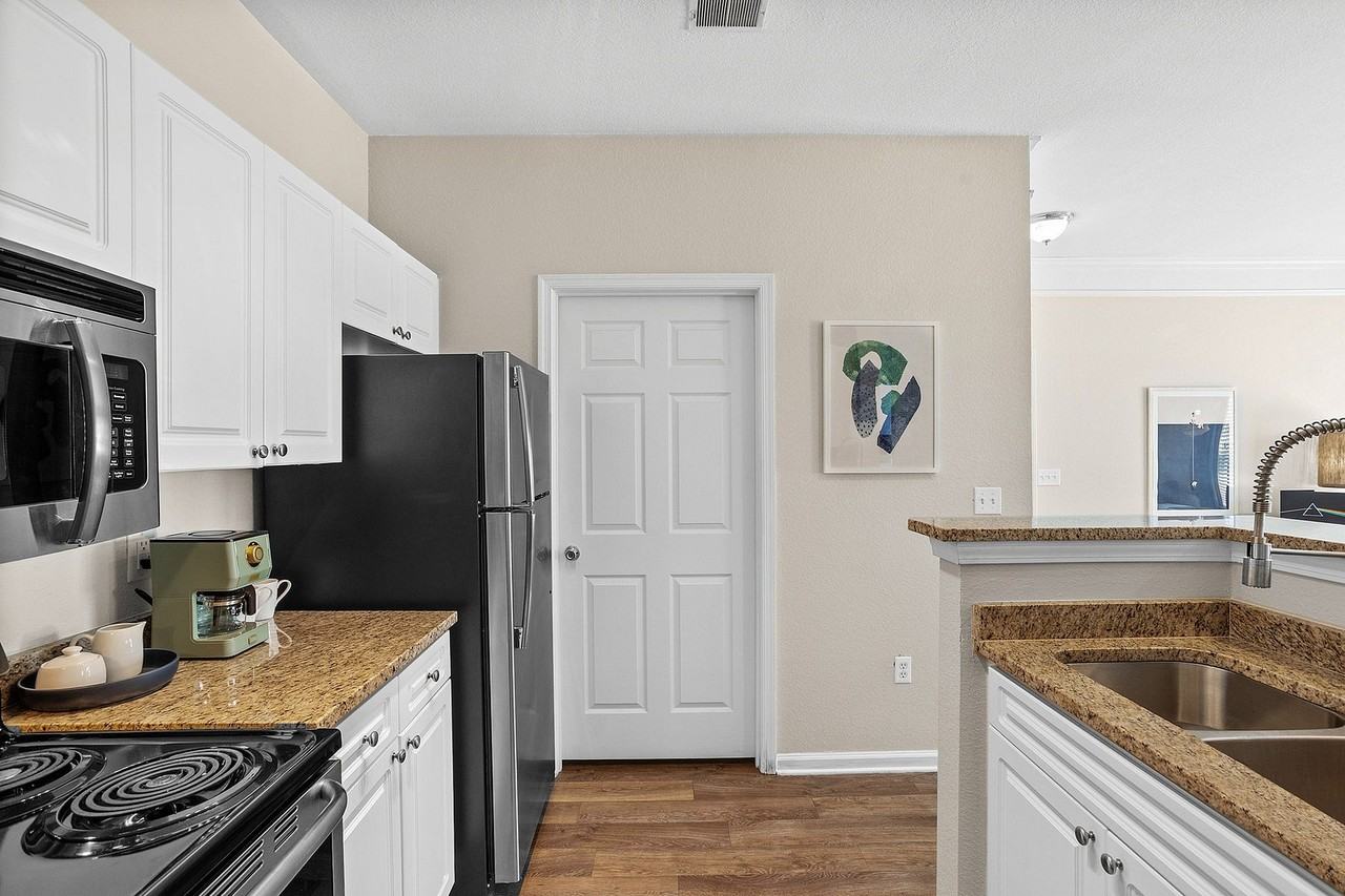 Hideaway at Greenbrier - Photo 6 of 50