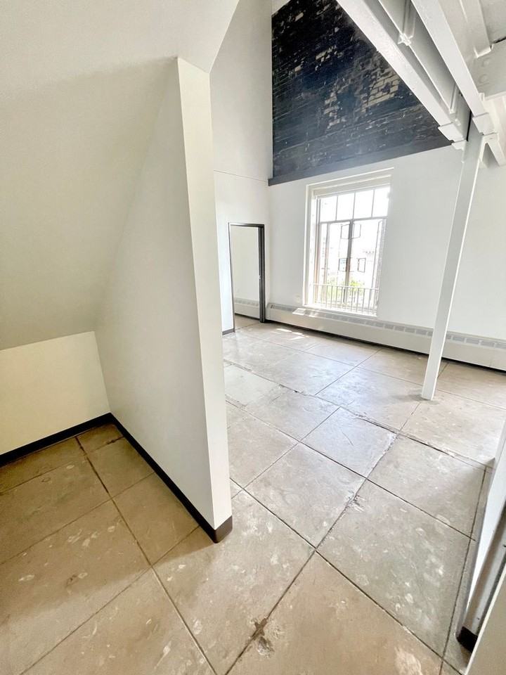 521 W 2nd Street - Photo 4 of 50