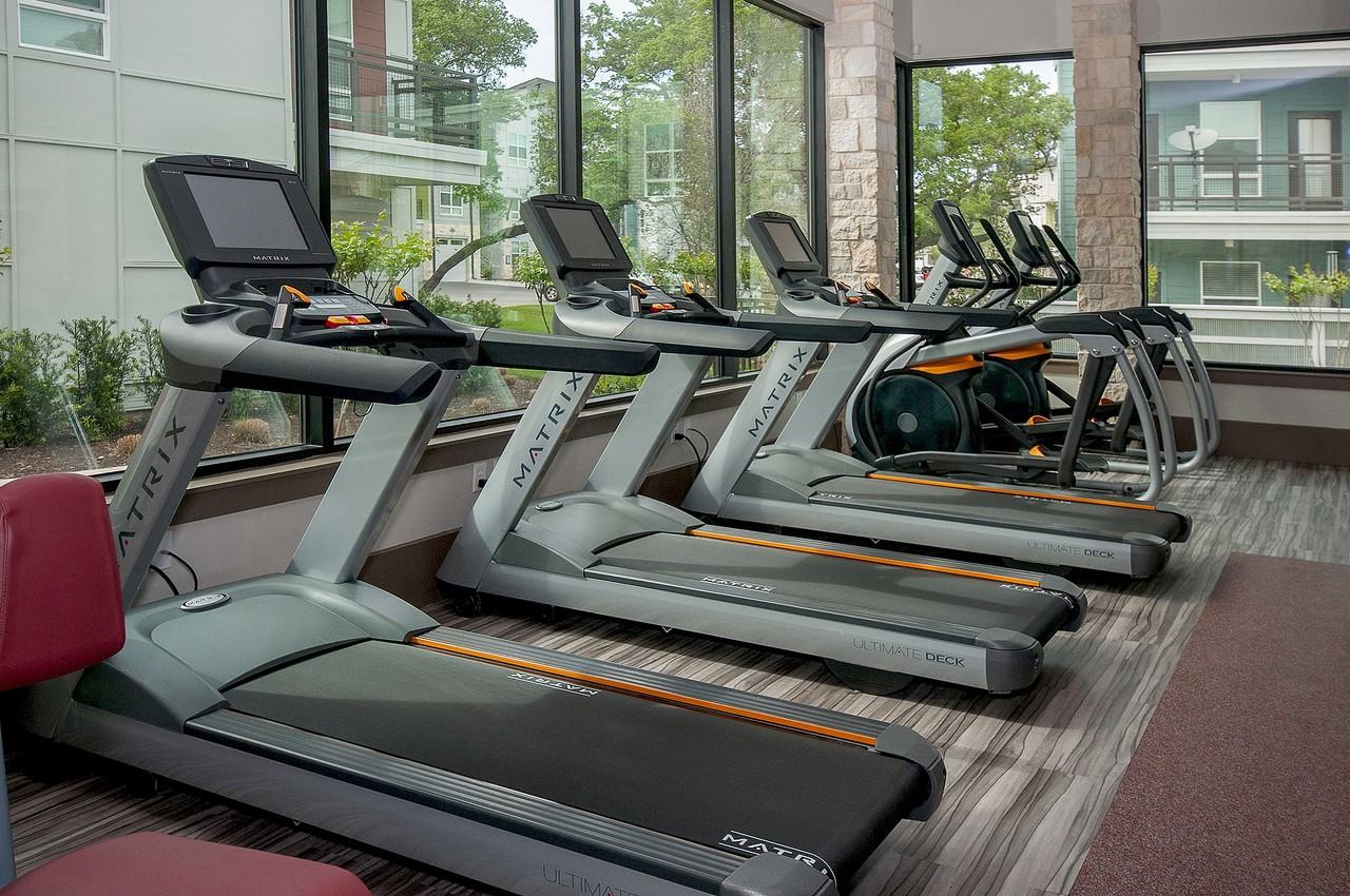 Highline Apartments - Photo 7 of 35