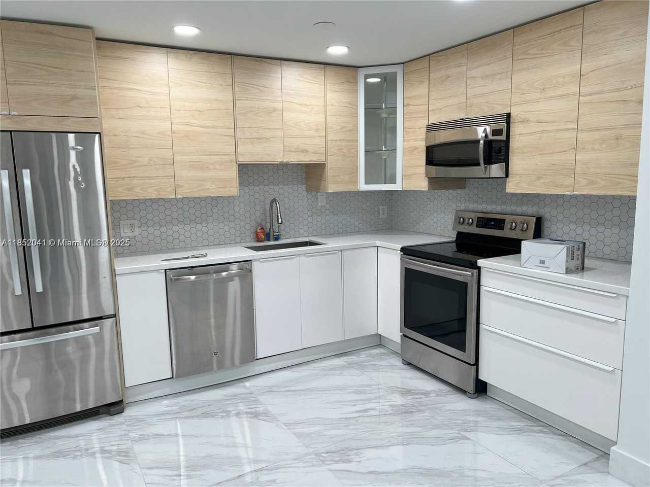 4337 Southwest 49th Street - Photo 3 of 13