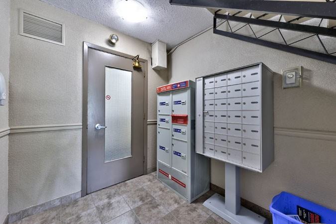 Arrowstone Manor Apartments - Photo 2 of 9