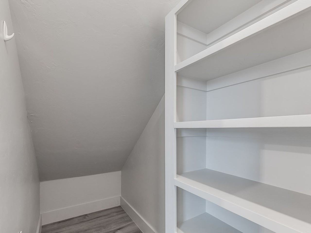 132nd Pl - Photo 7 of 48