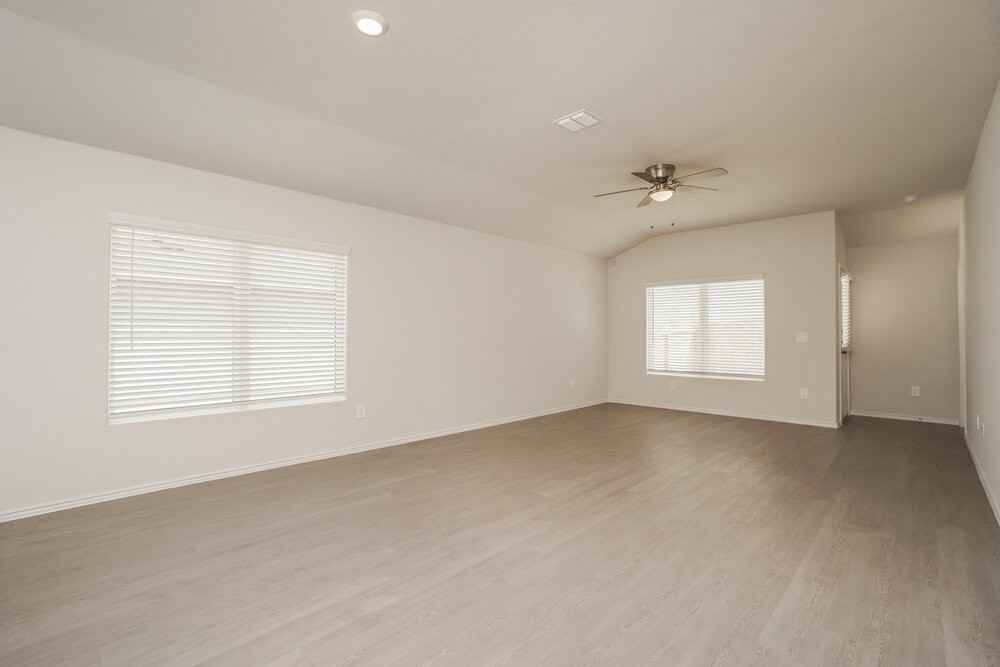 3325 Muenster Ave - Photo 5 of 14
