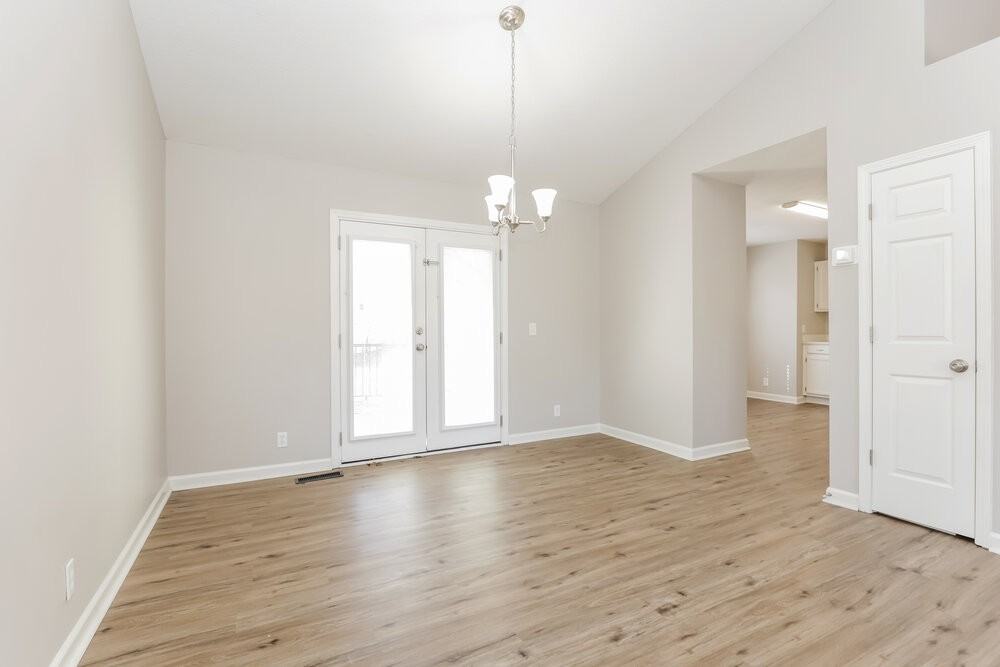 401 Newberry Ct - Photo 6 of 17