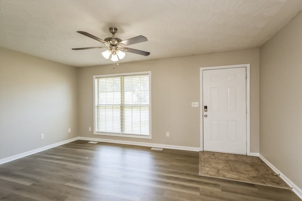 195 Tara Cir - Photo 4 of 16