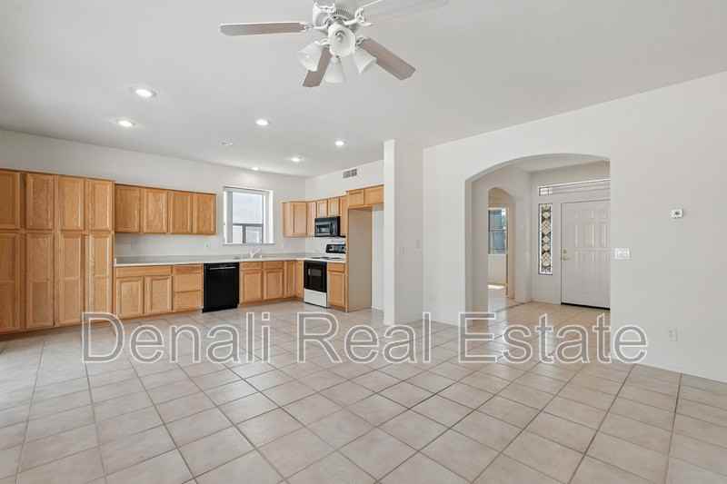 17934 W Deneen Way - Photo 3 of 29