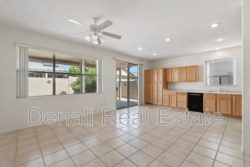 17934 W Deneen Way - Photo 5 of 29