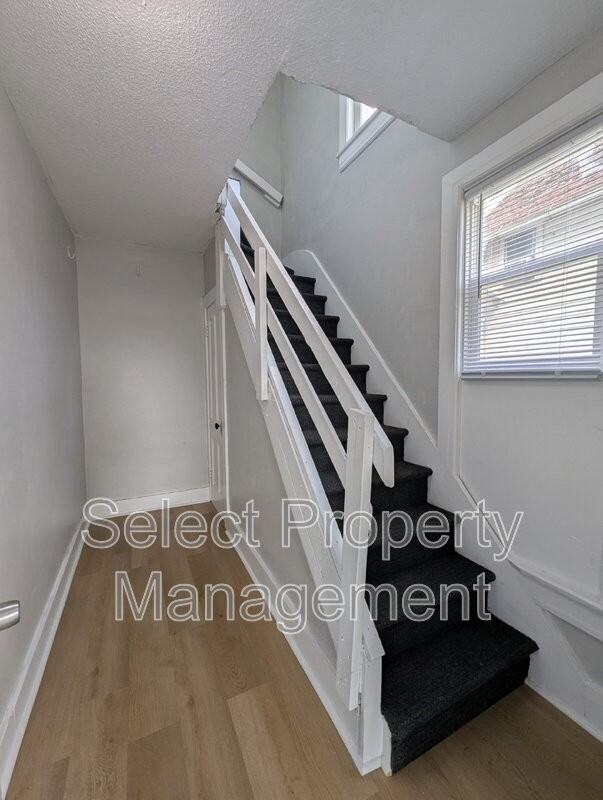 1012 1/2 Huffman St - Photo 2 of 10