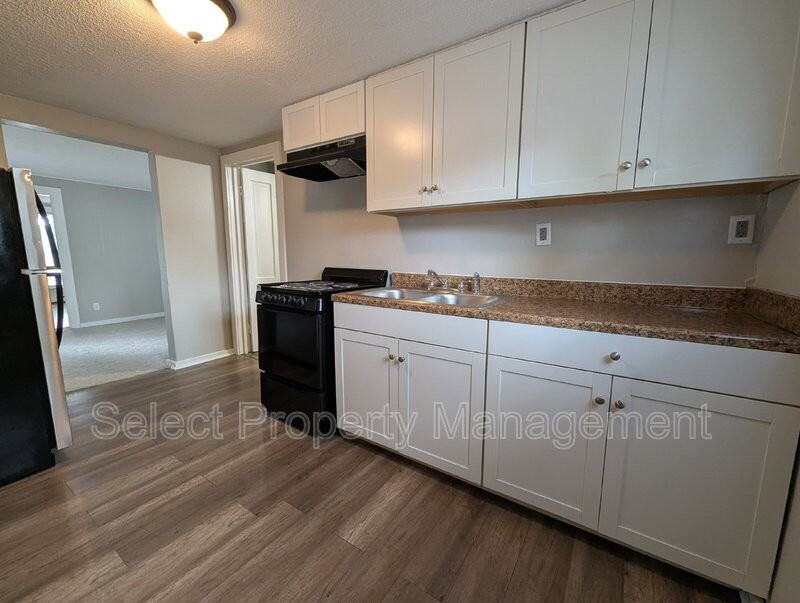 1012 1/2 Huffman St - Photo 3 of 10