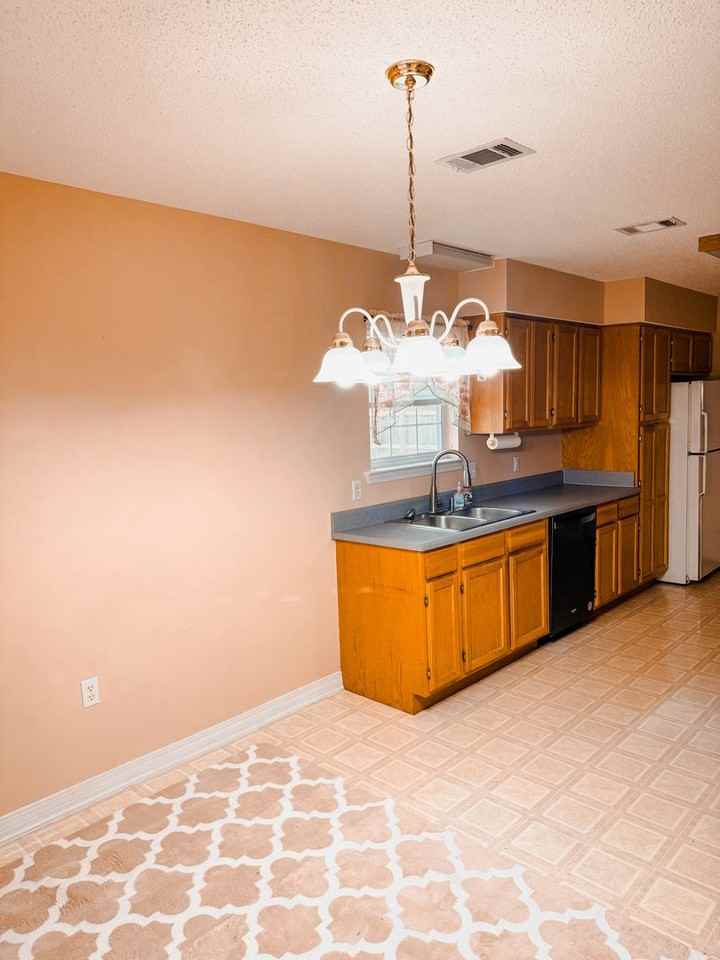 223 Runnymeade Drive - Photo 3 of 12