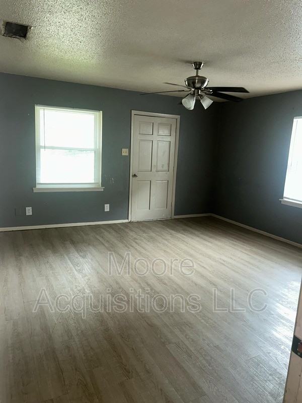 1437 S Rusk St - Photo 2 of 17