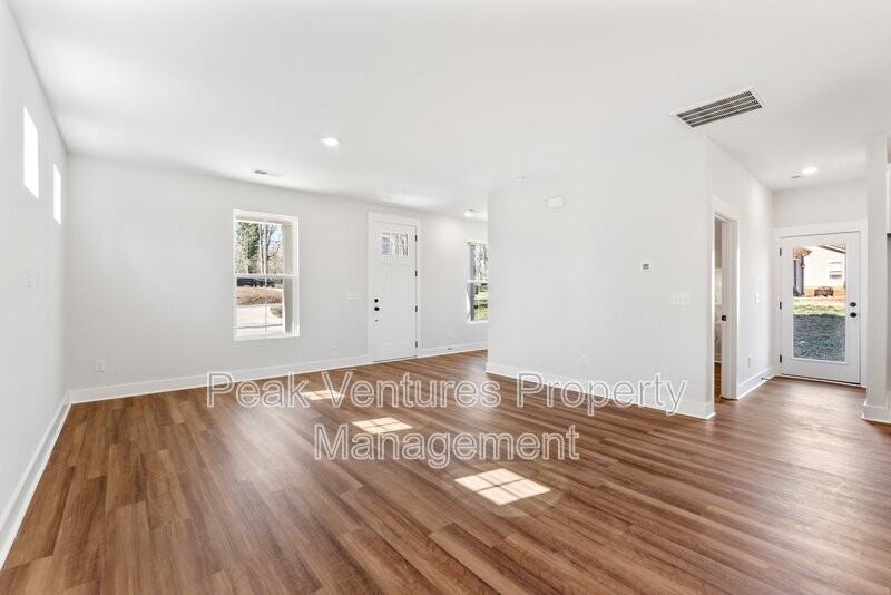 104 Norbert Ln - Photo 4 of 17